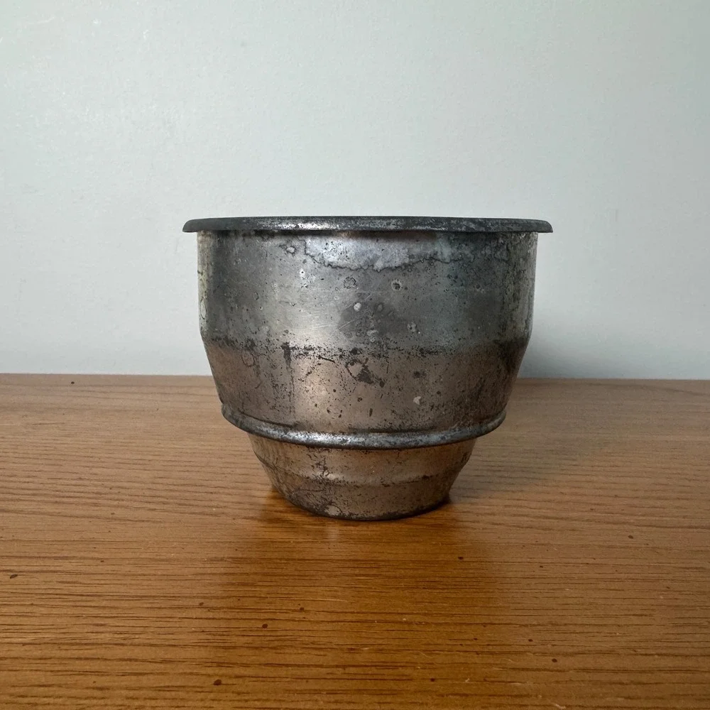Vintage‎ Small Tin Flour Sifter Rustic Metal Hand Crank Kitchen Tool